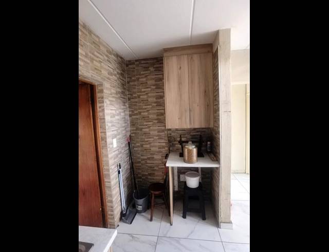 2 BEDROOM PROPERTY TO RENT IN HONEYPARK